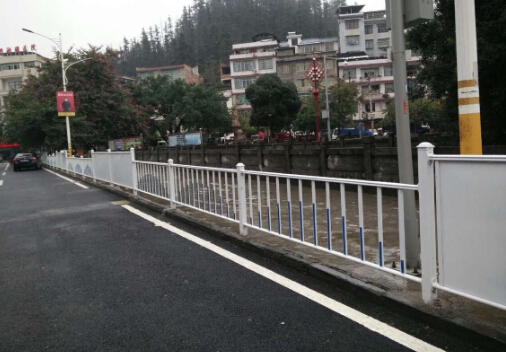 贵阳市政道路护栏