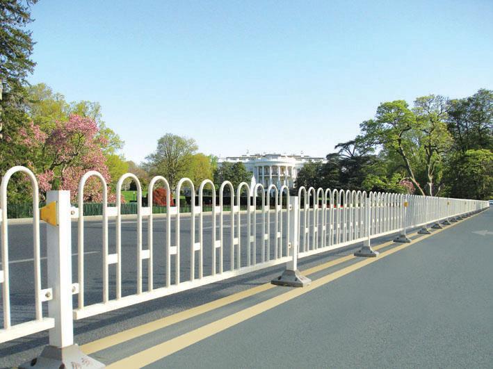 上海道路护栏的具体安装标准简述